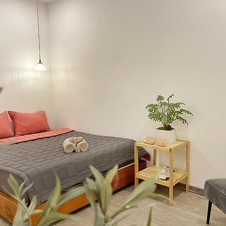 Vevy House - Homestay In Town Дананг Екстериор снимка