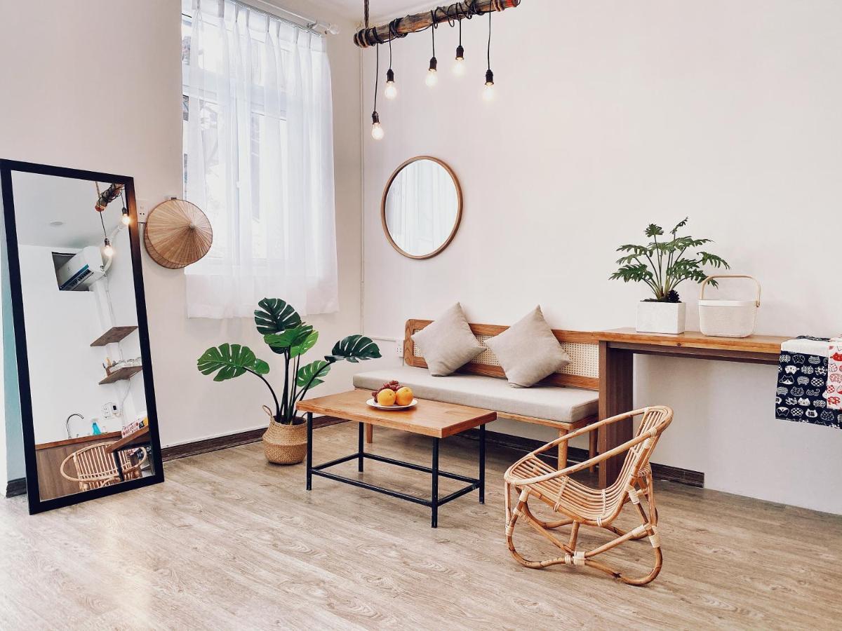 Vevy House - Homestay In Town Дананг Екстериор снимка